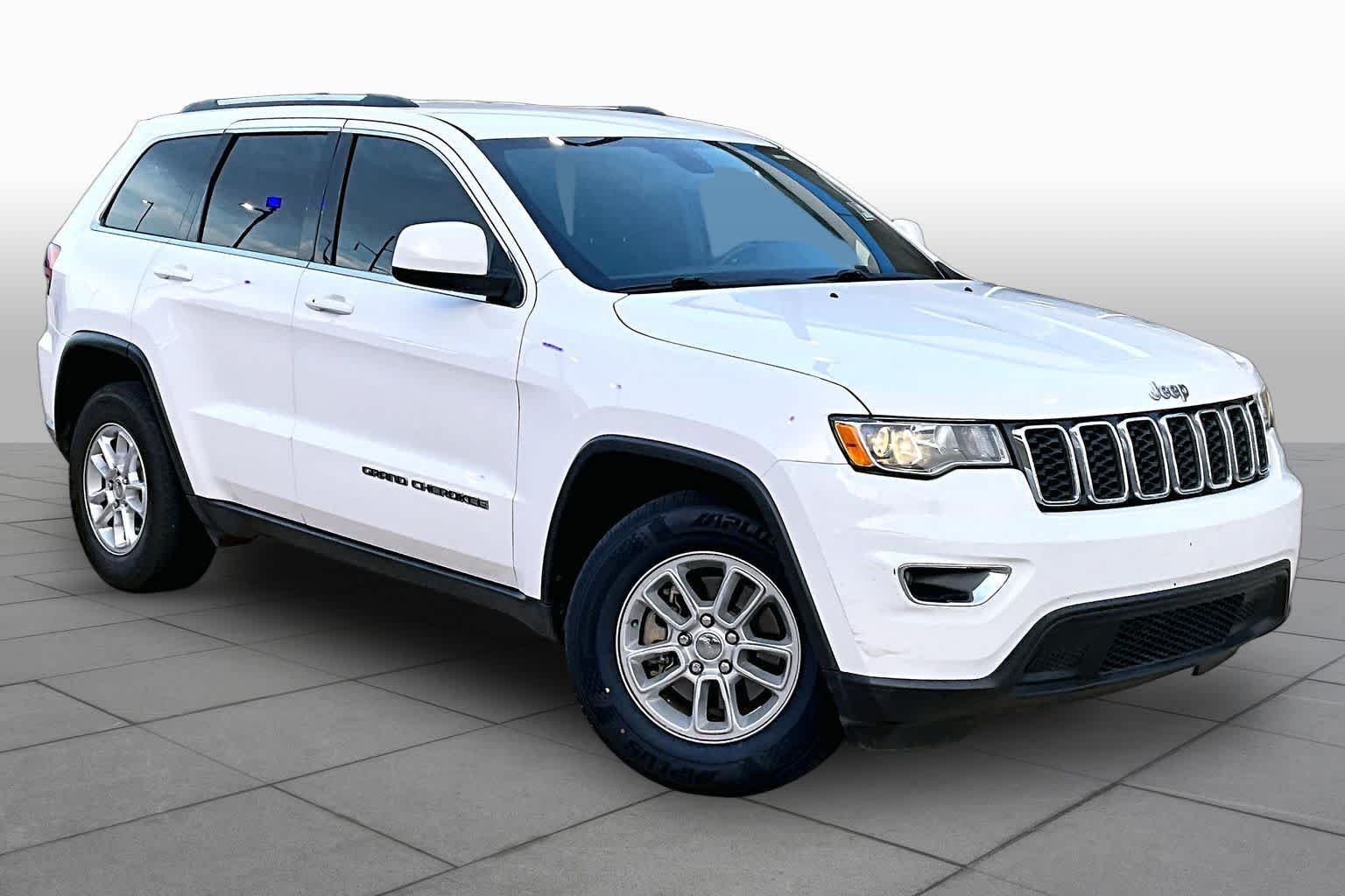 Used 2019 Bright White Clearcoat Jeep Laredo E image 3
