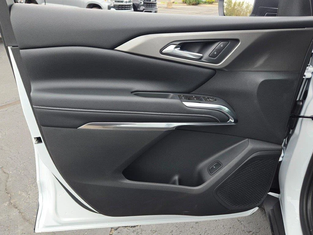 2027 Chevrolet Traverse LT - Photo 19