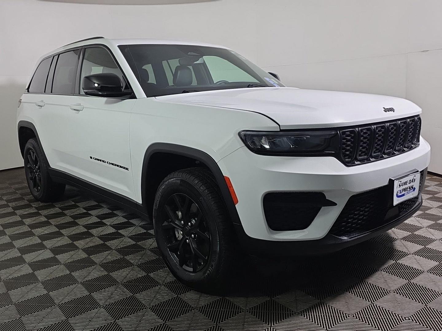 Used 2024 Bright White Clearcoat Jeep Altitude X image 8