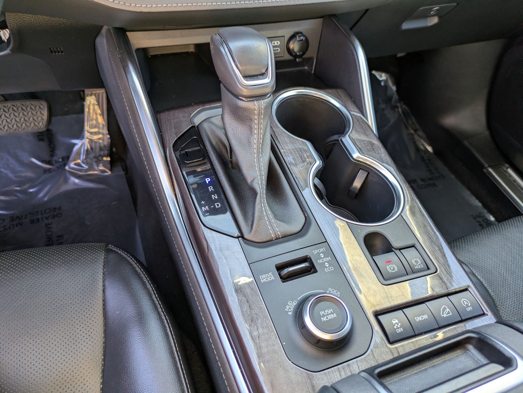Used 2022 Moon Dust Toyota Platinum image 26