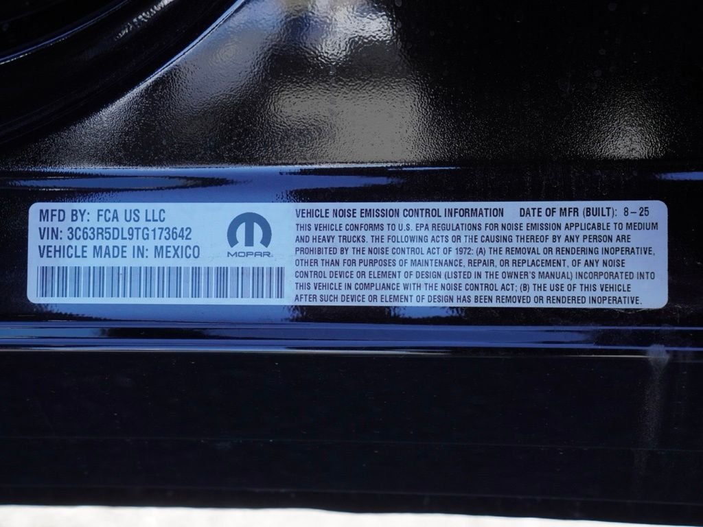 New 2026 Diamond Black Crystal Pearl-Coat Exterior Paint RAM Big Horn Night Edition image 30