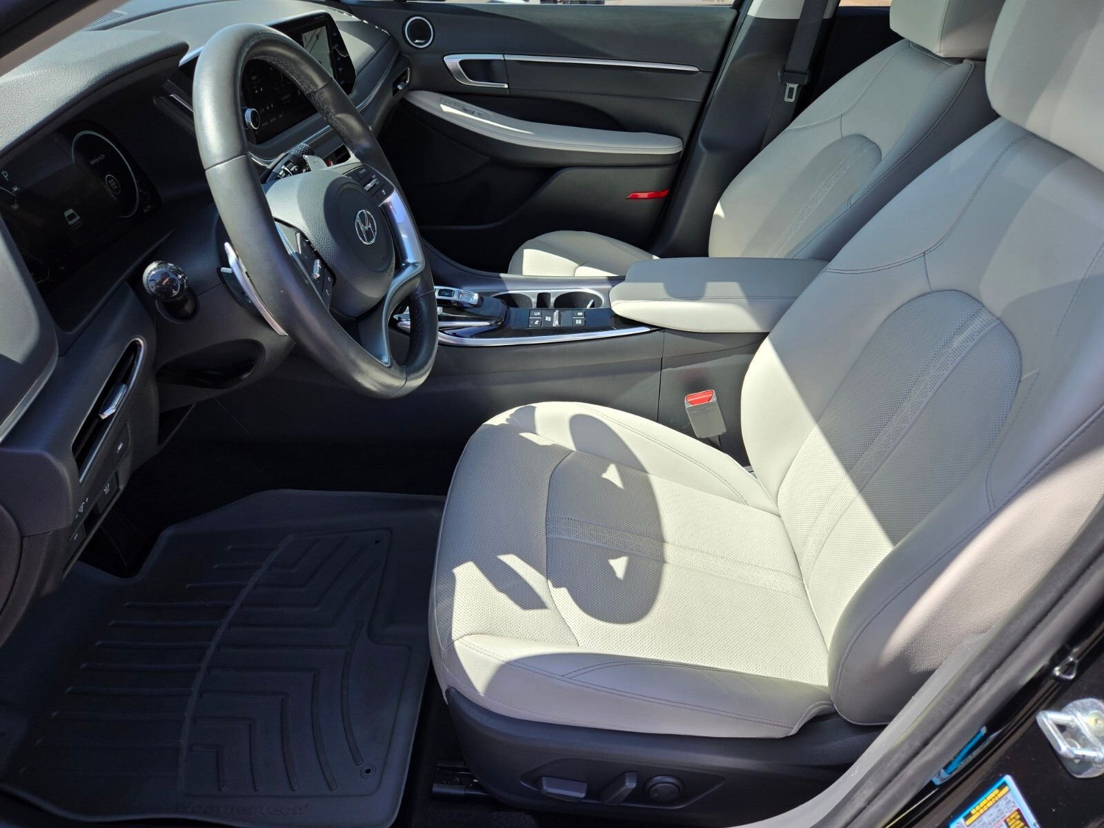 Certified Used 2022 Black Hyundai Limited image 10