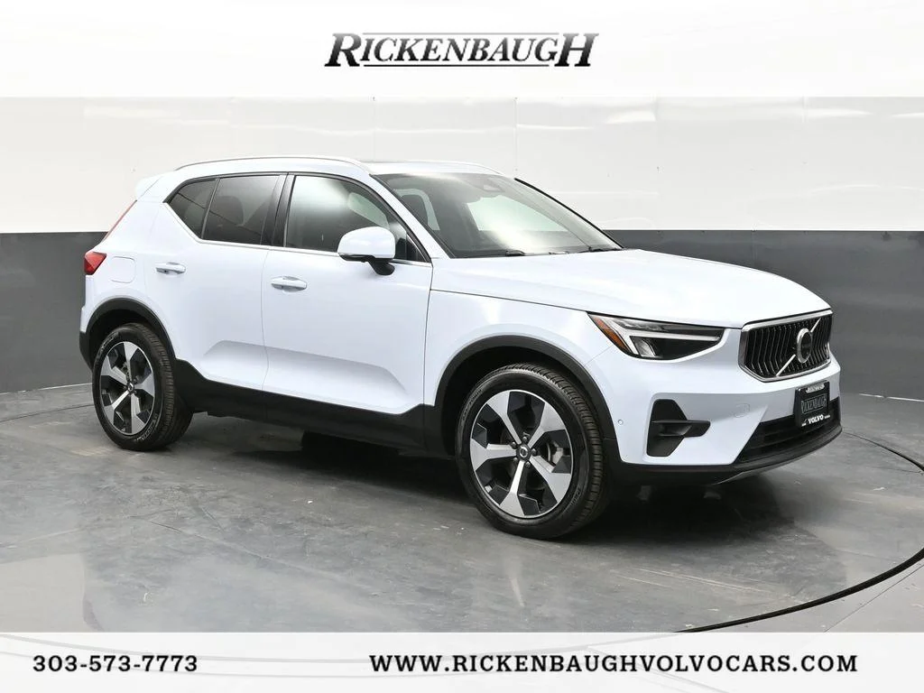 2025 Volvo XC40 B5 Plus Bright AWD's photo