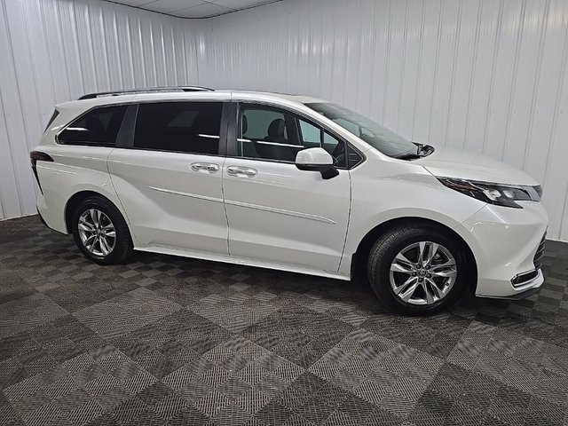 2024 Toyota Sienna XLE