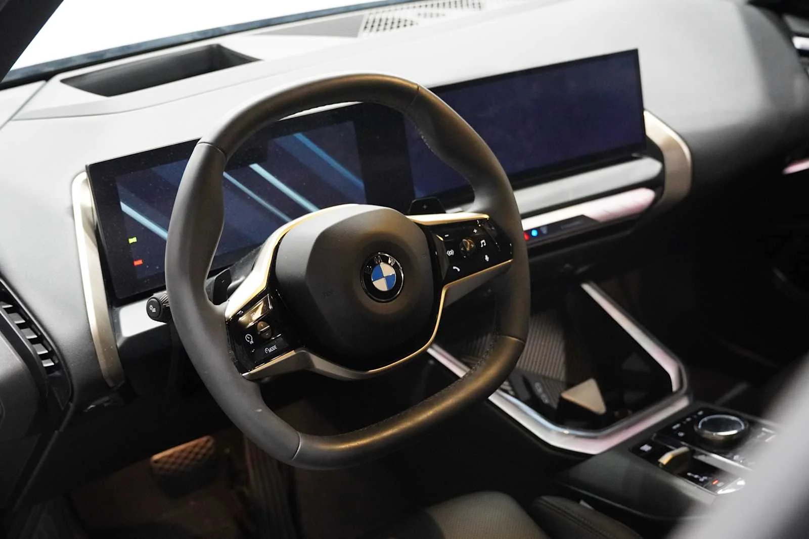 Used 2025 Tanzanite Blue II Metallic BMW 30 xDrive image 9