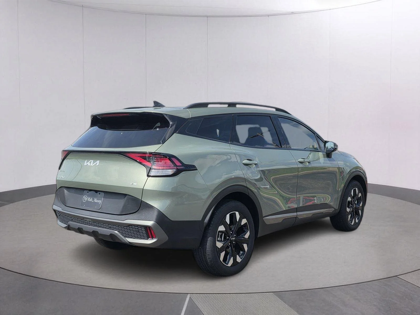Used 2024 Jungle Green Kia X-Line image 5