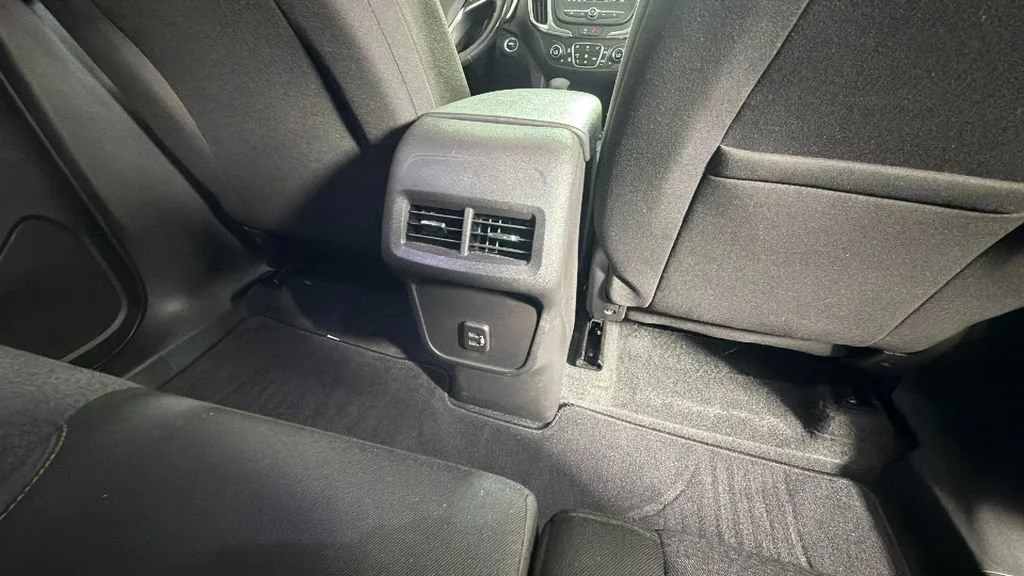 Used 2024 Lakeshore Blue Metallic Chevrolet LT image 30