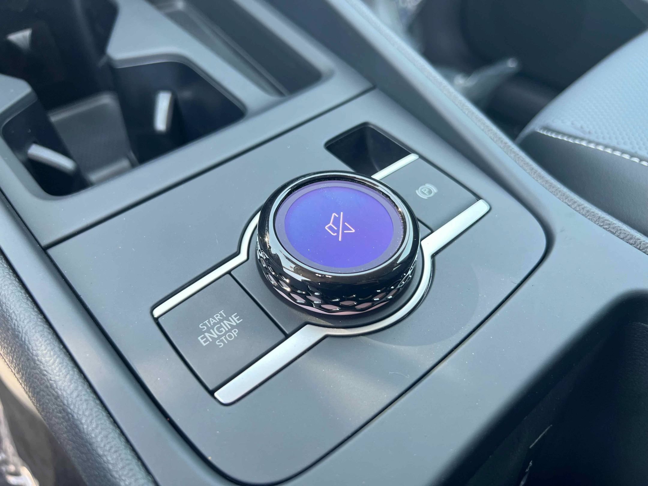 2025 Volkswagen Tiguan SE - Photo 29