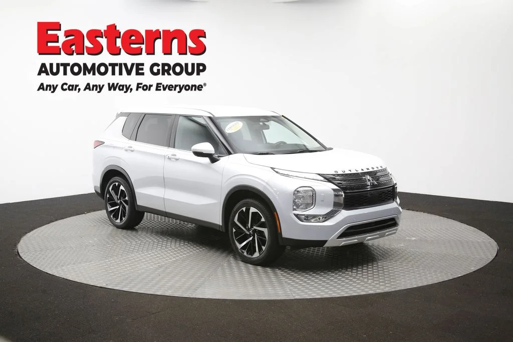 Used 2024 White Mitsubishi SE image 48
