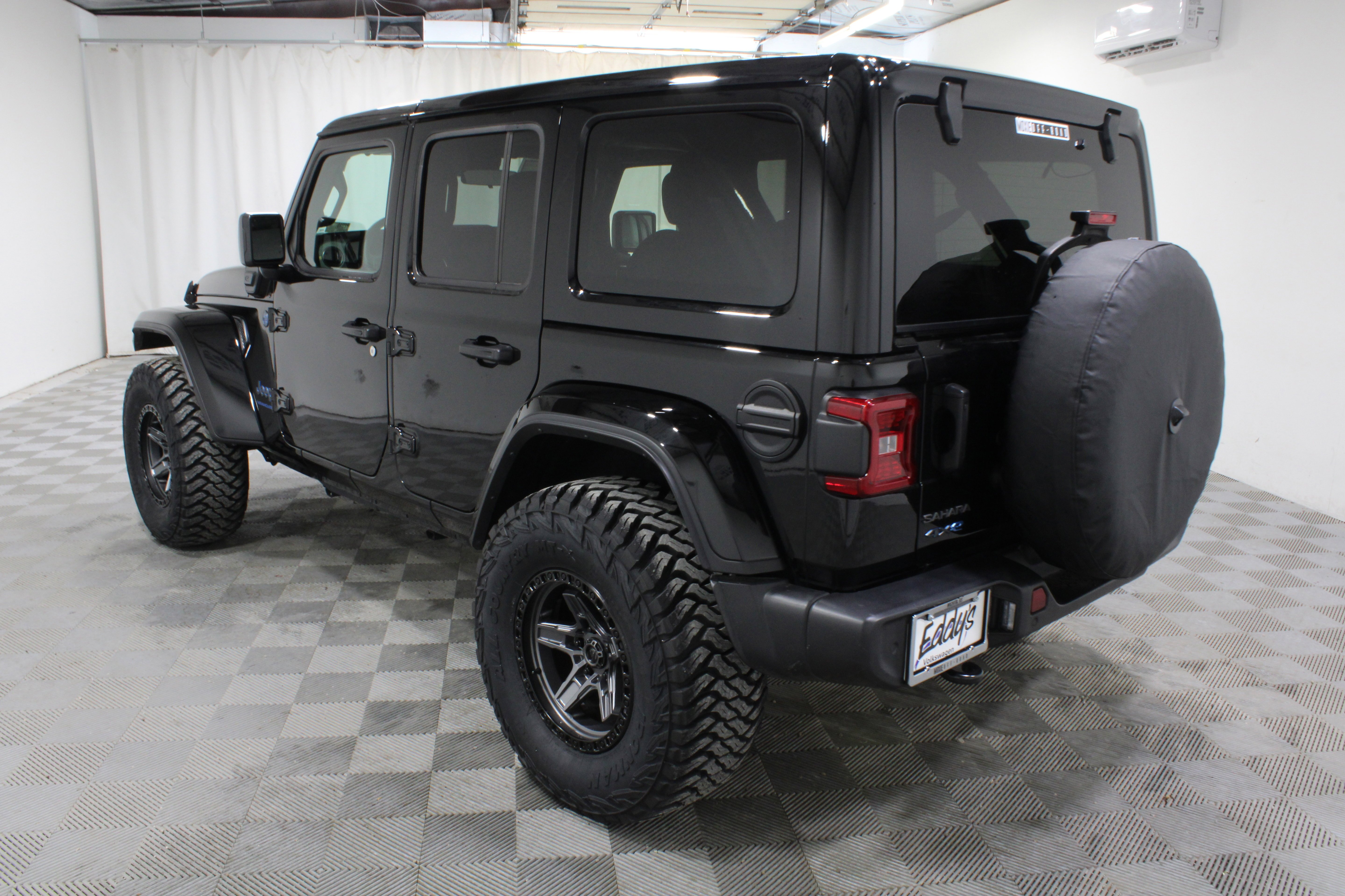 Used 2025 Black Clearcoat Jeep Sahara image 31