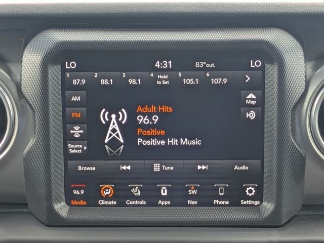 Used 2020 White Jeep Unlimited Sahara image 18