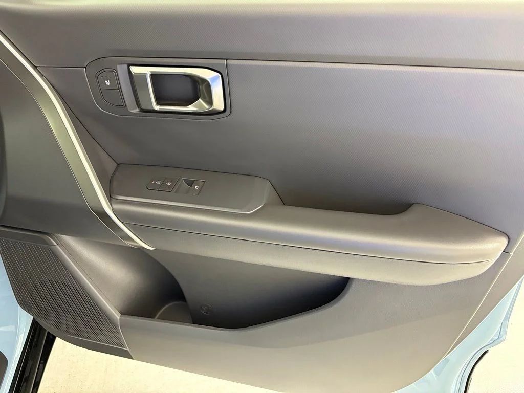New 2027 Frost Blue / Black Roof Kia X-Line S image 40