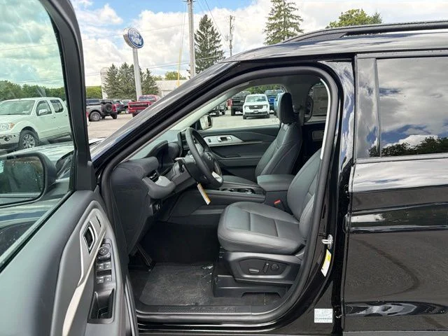New 2026 Agate Black Metallic Ford Active image 19