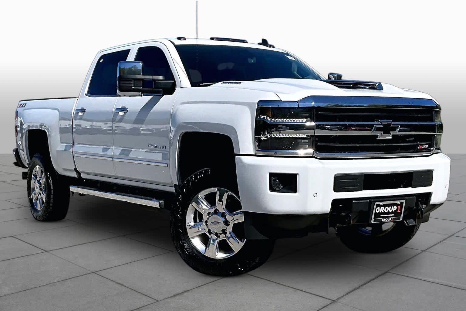 Used 2019 Summit White Chevrolet LTZ image 3