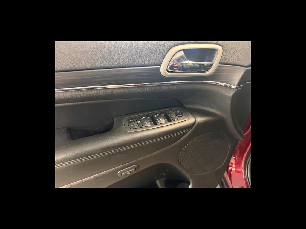 Used 2021 Red Jeep Limited image 12