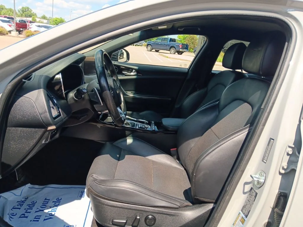 Used 2022 Ceramic Silver Kia GT-Line image 30