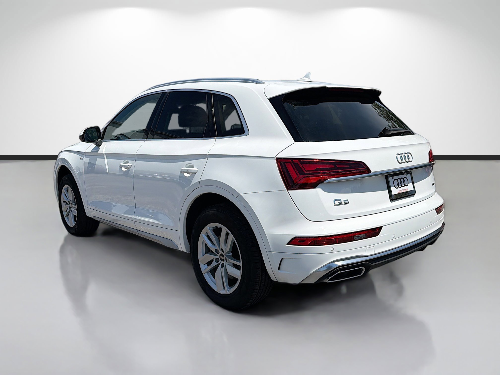 Used 2023 Ibis White Audi S line Premium image 5