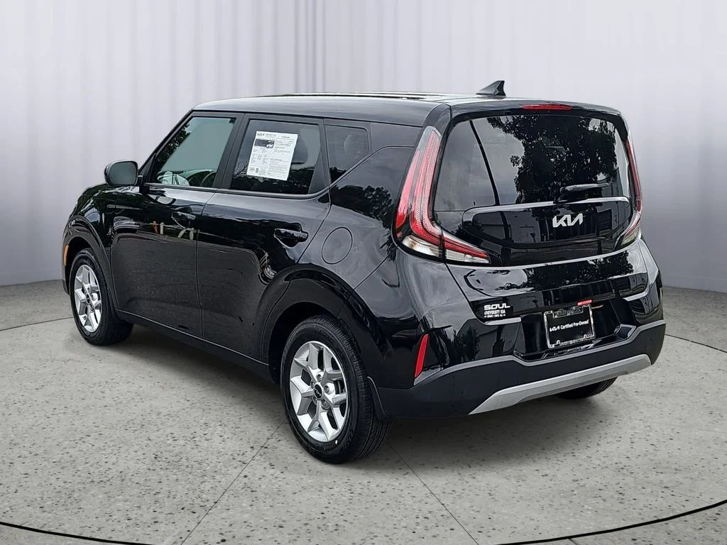 Used 2025 Black Kia LX image 5