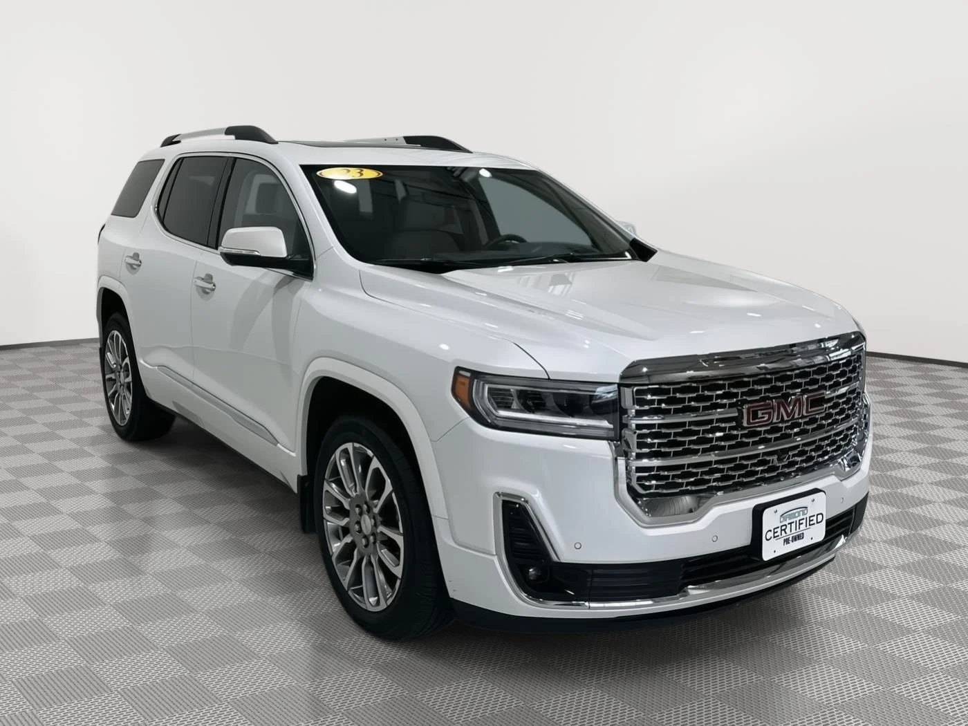 Used 2023 White Frost Tricoat GMC Denali image 8