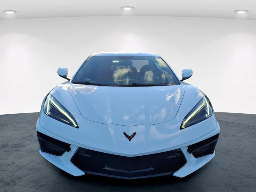 Used 2020 White Chevrolet Stingray image 4
