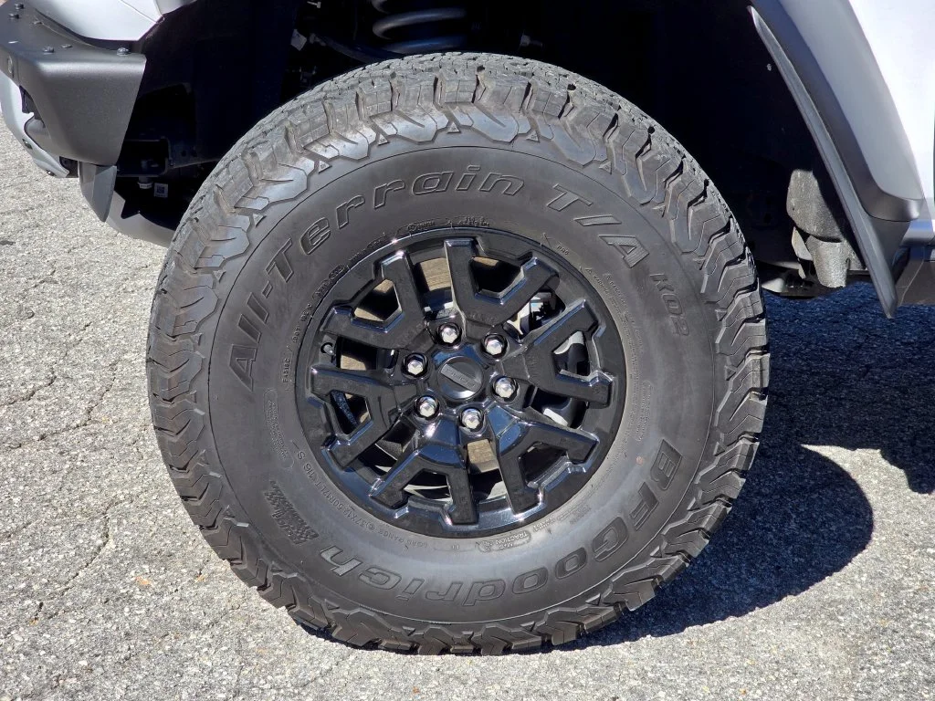Used 2023 White Ford Raptor image 11