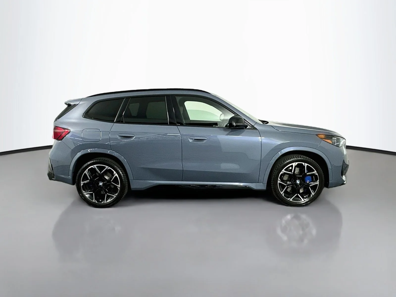 Used 2024 Storm Bay Metallic BMW M35i image 8