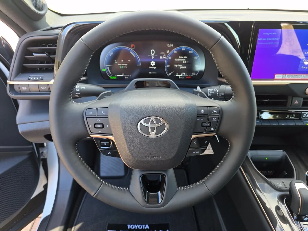 New 2027 Oxygen White <sup>1</sup> Toyota  Limited image 28