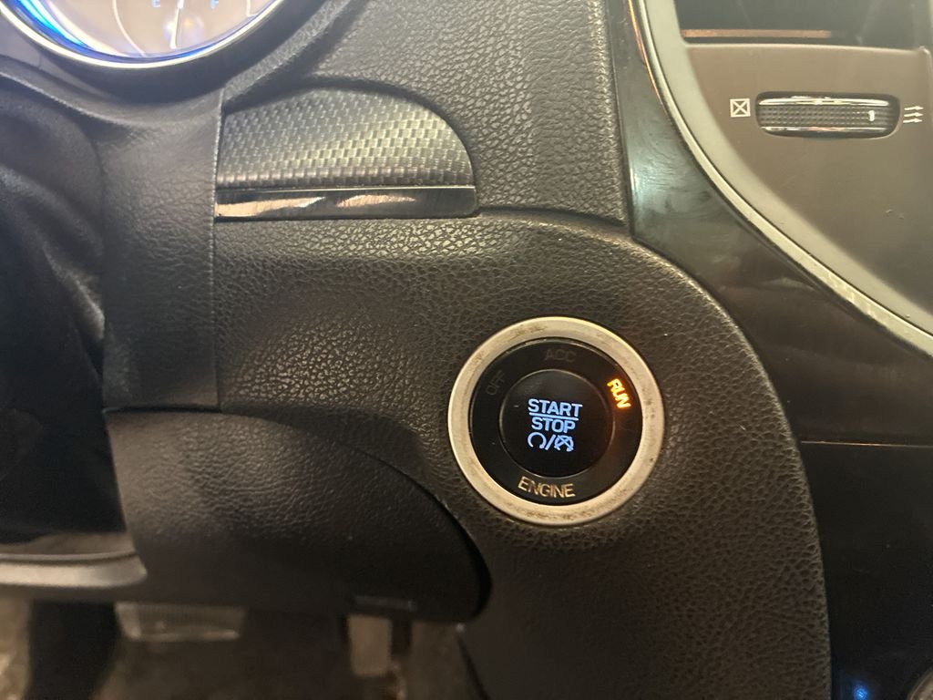 Used 2014 White Chrysler S image 16