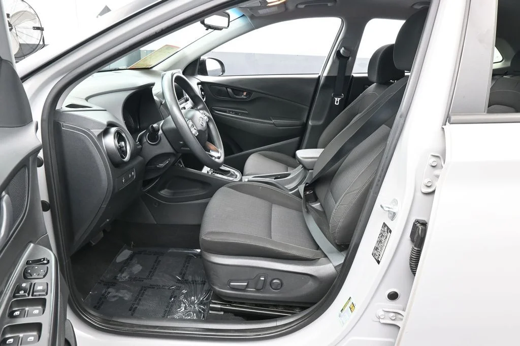 Used 2023 Cyber Silver w/Black Roof Hyundai SEL image 10