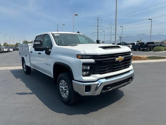 New 2026 Summit White Chevrolet WT image 10