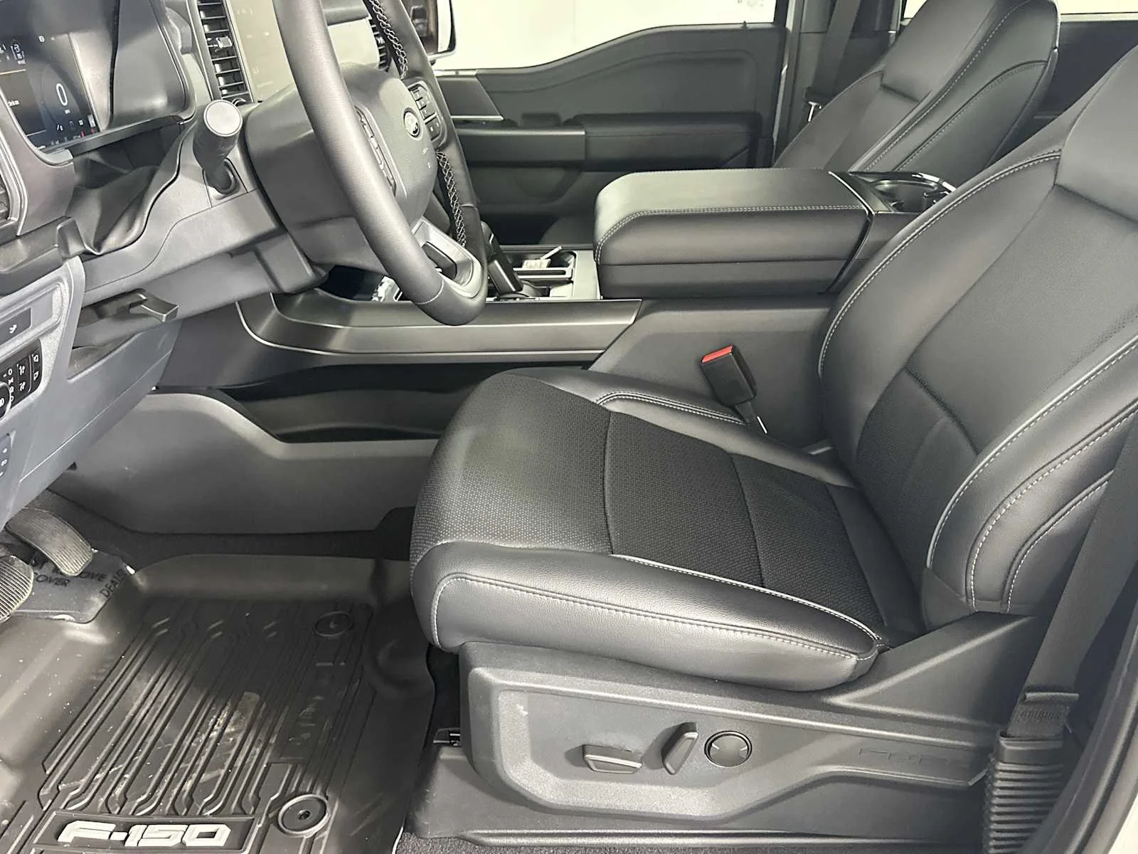 New 2026 Avalanche Gray Ford LARIAT image 9