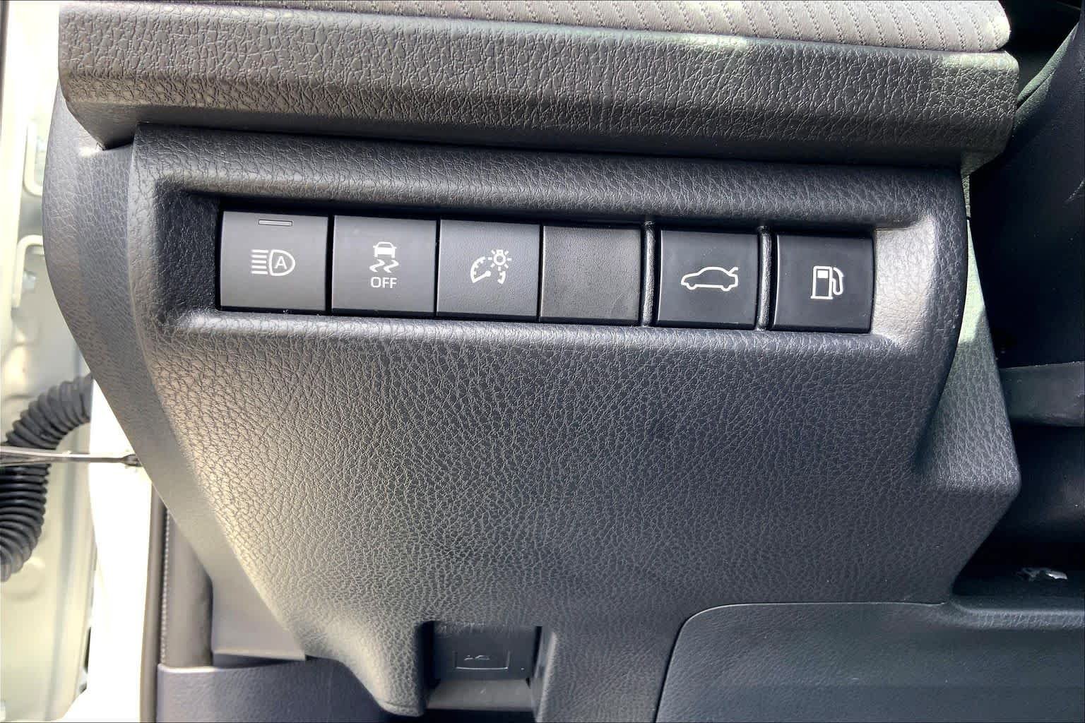 Used 2025 Ice Cap Toyota SE image 33