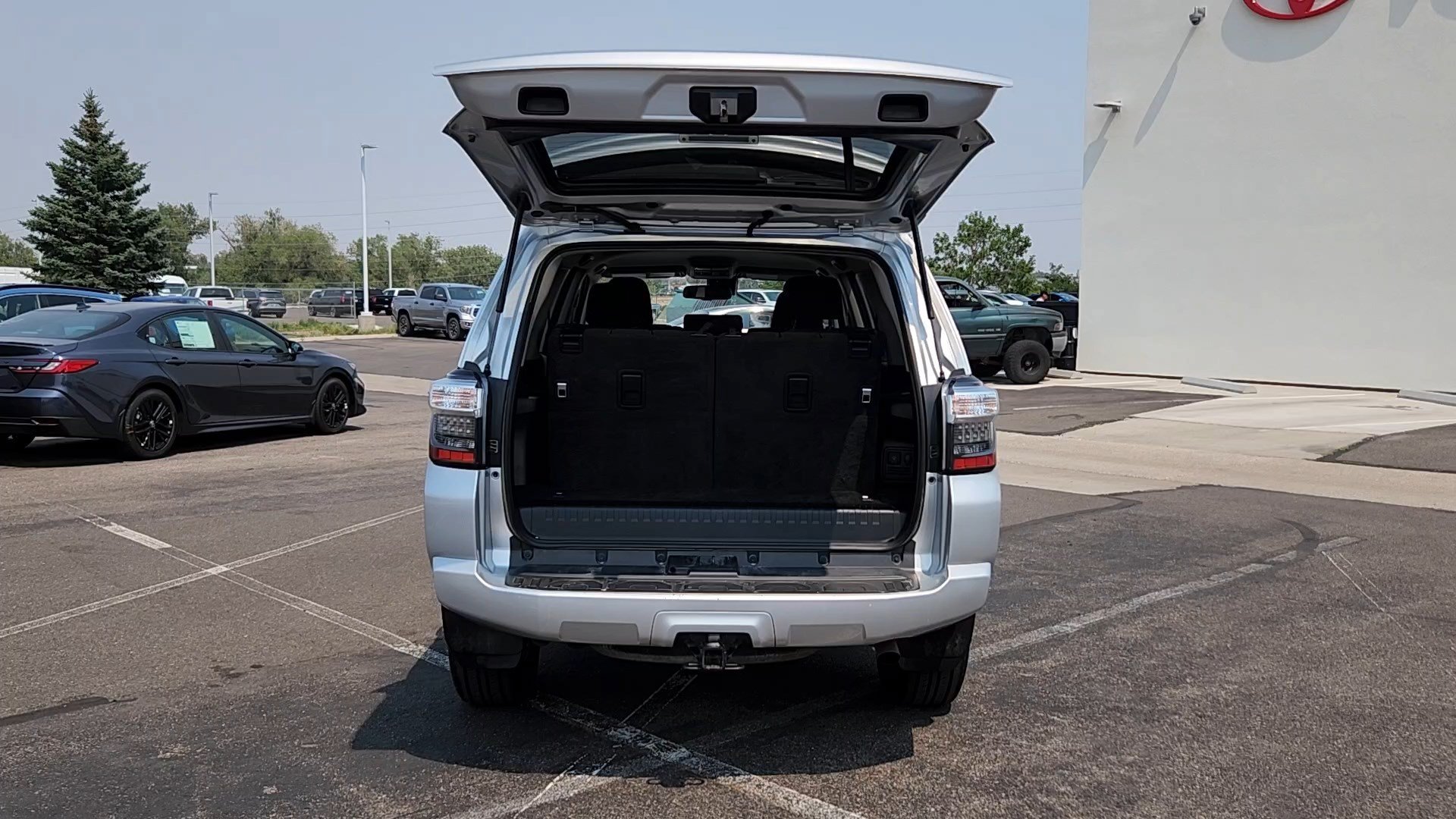 Used 2021 Classic Silver Metallic Toyota SR5 image 17