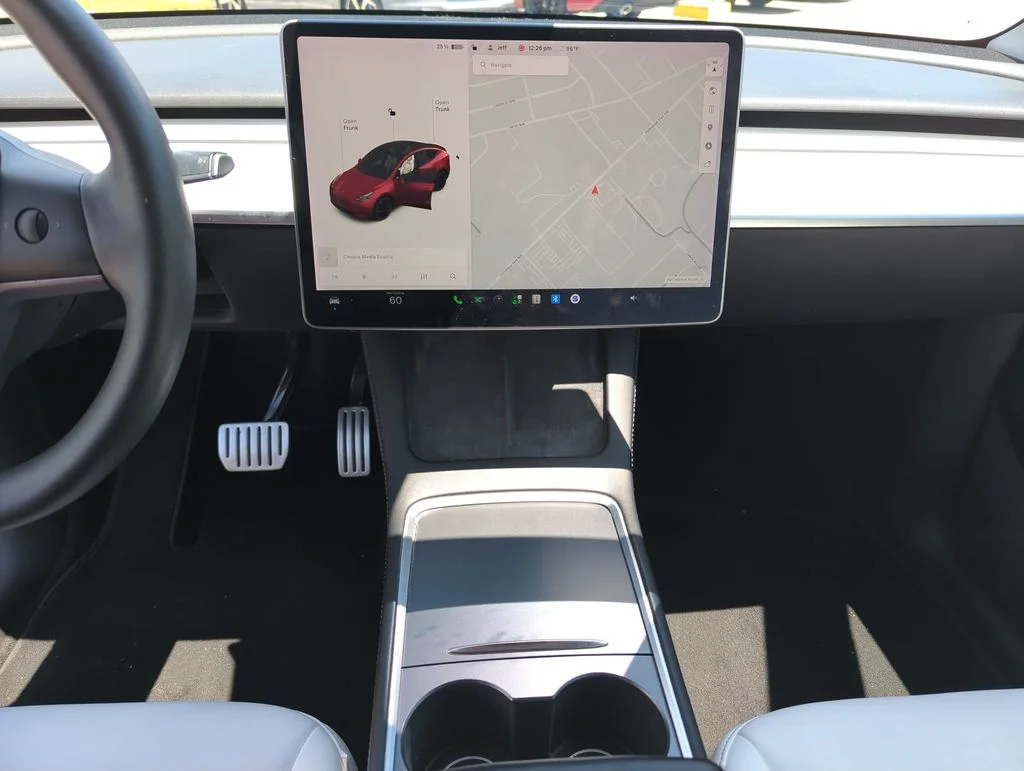 Used 2022  Tesla Performance image 23