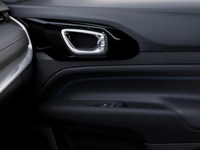 New 2026 Diamond Black Crystal Pearlcoat Jeep Latitude image 52