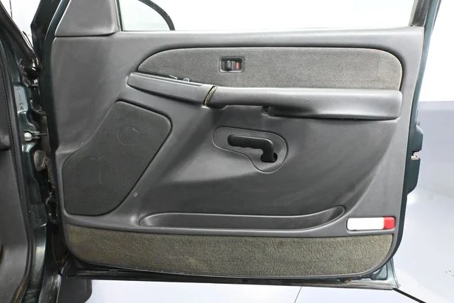 Used 2003 Green Chevrolet LS image 34