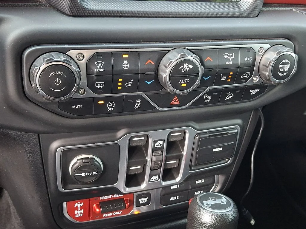 Used 2018 Granite Crystal Clearcoat Metallic Jeep Unlimited Rubicon image 16