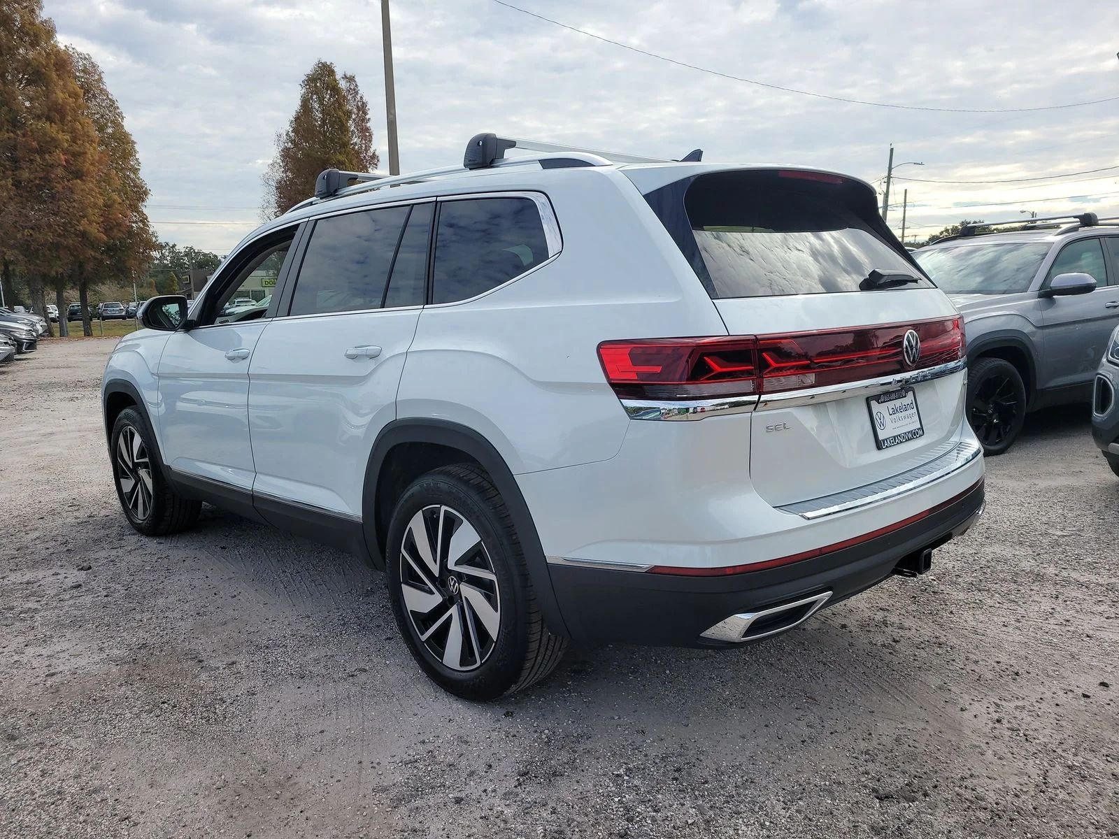 New 2026 Opal White Pearl Volkswagen 2.0T SEL image 8