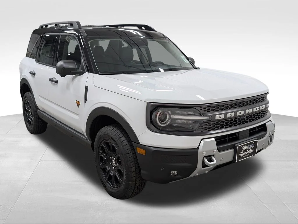 New 2026 Oxford White Ford Badlands® image 18