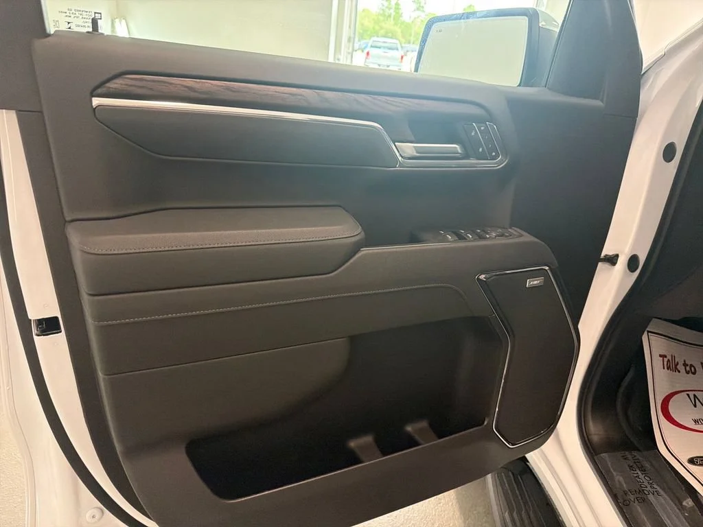 New 2026 Glacier White Tricoat GMC SLT image 12