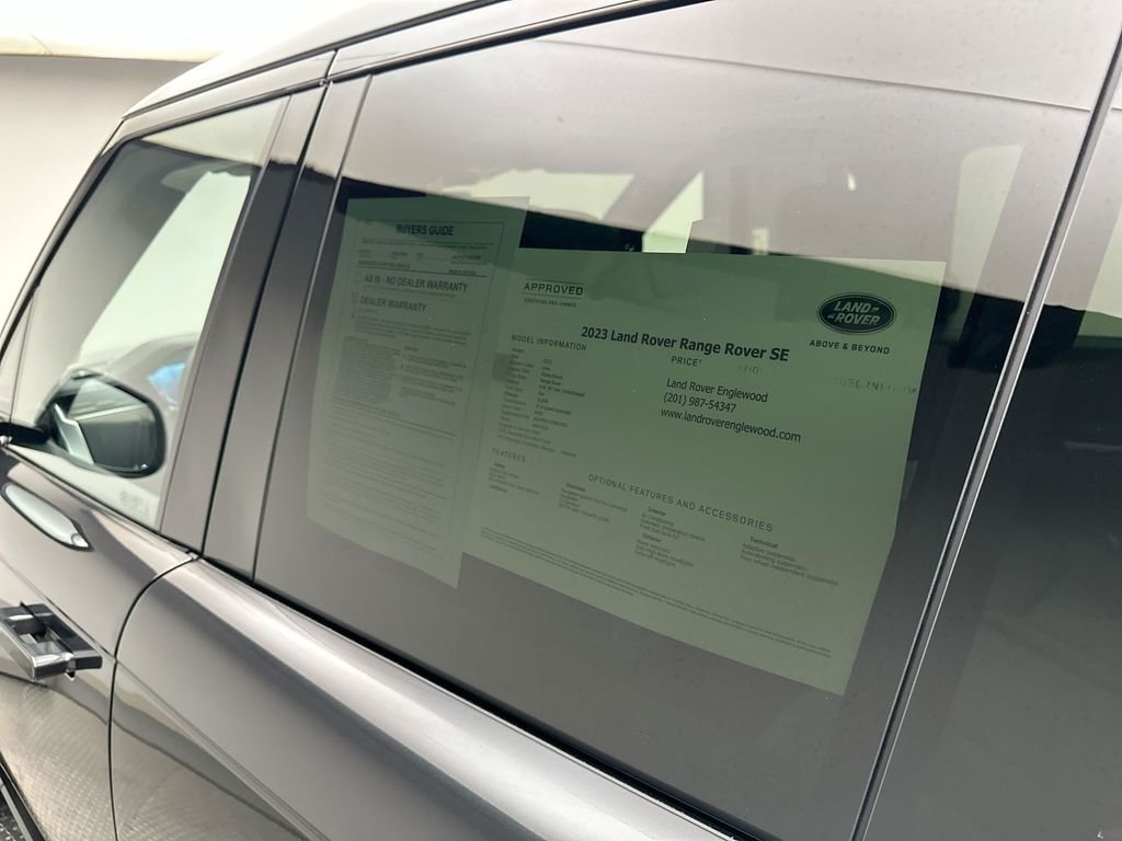 Used 2023  Land Rover SE image 32