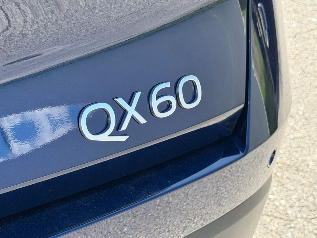 New 2027 GRAND BLUE INFINITI Luxe FWD image 9