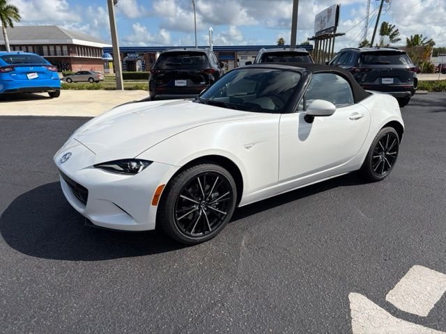 New 2026 Snowflake White Pearl Mazda Grand Touring image 3