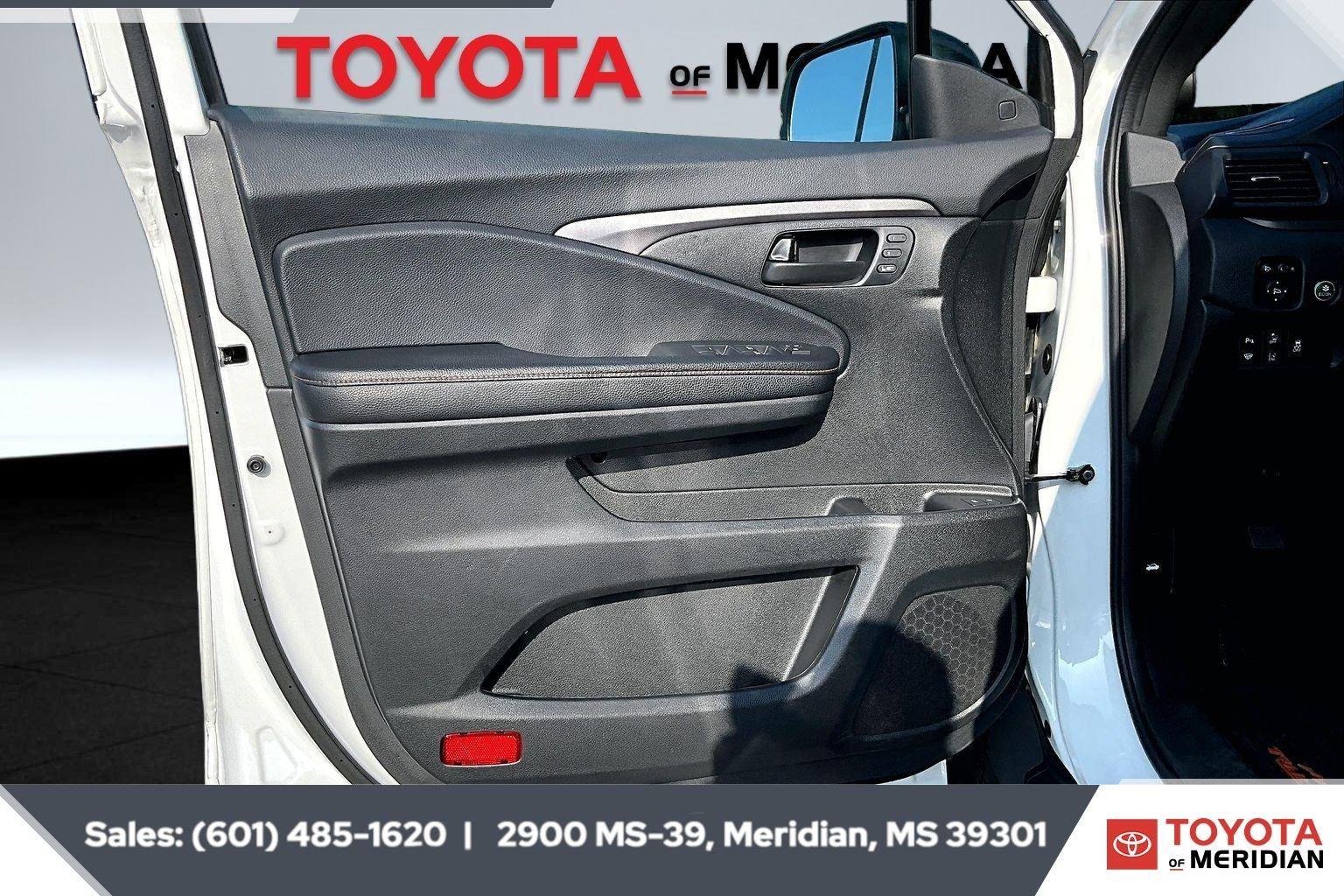 Used 2022 Platinum White Pearl Honda TrailSport image 17