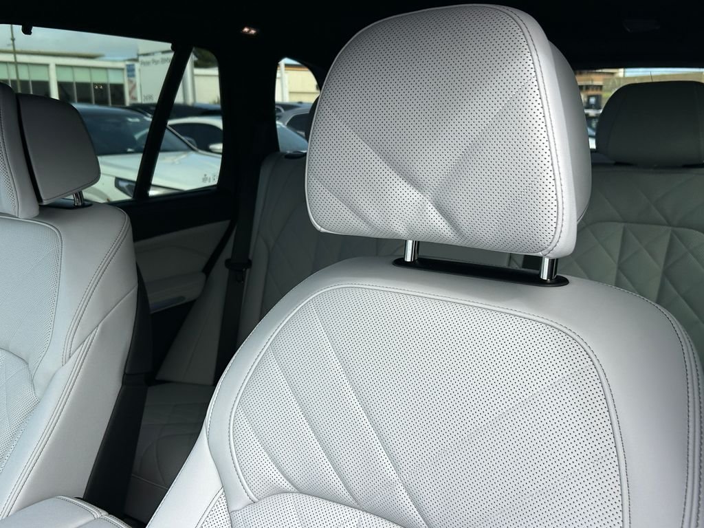 2026 BMW X5 M60i - Photo 14