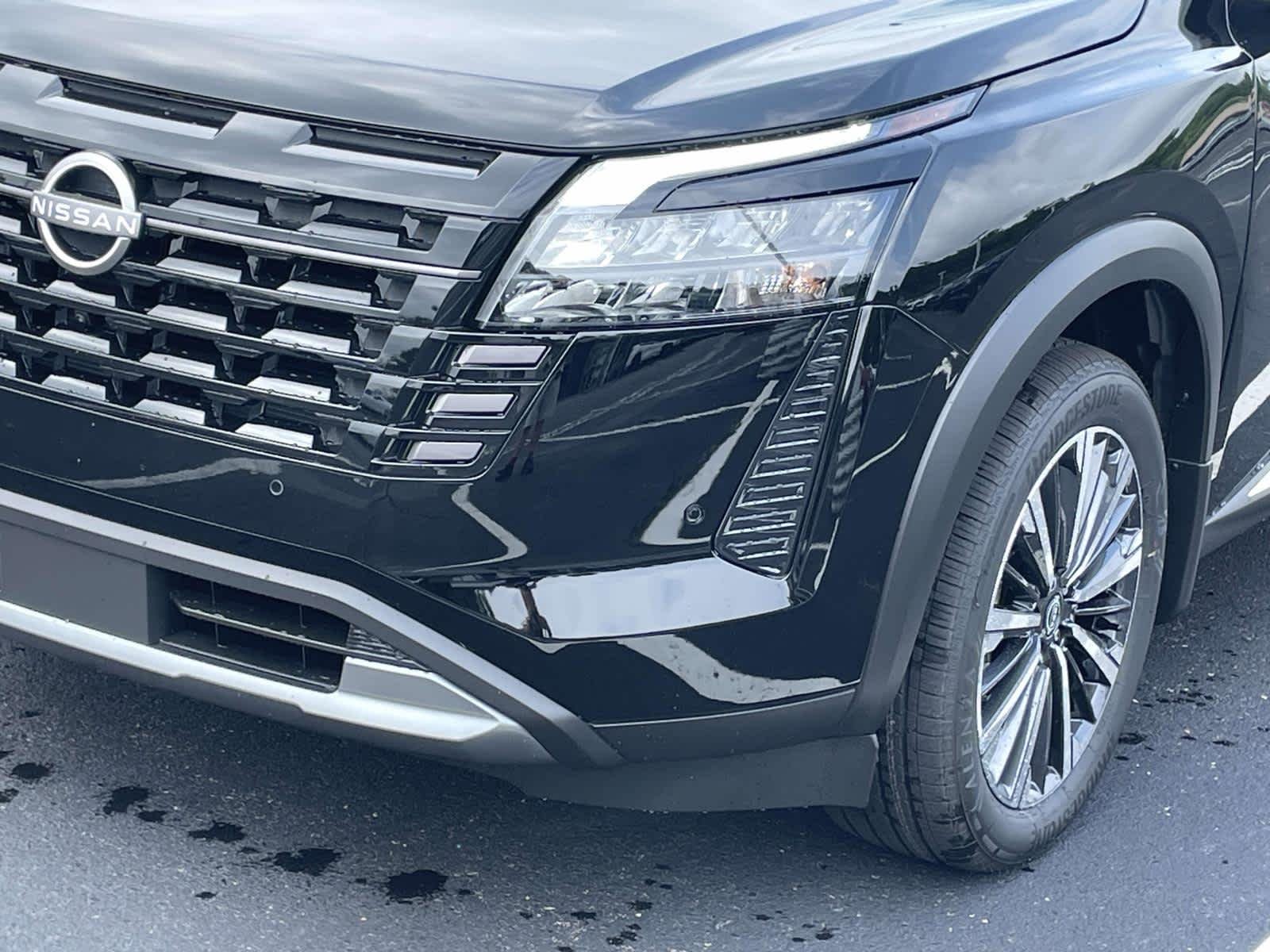 New 2026 Super Black Nissan Platinum image 13