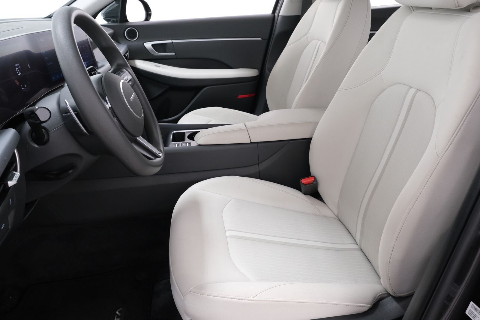 Used 2025 Portofino Gray Hyundai SEL image 30