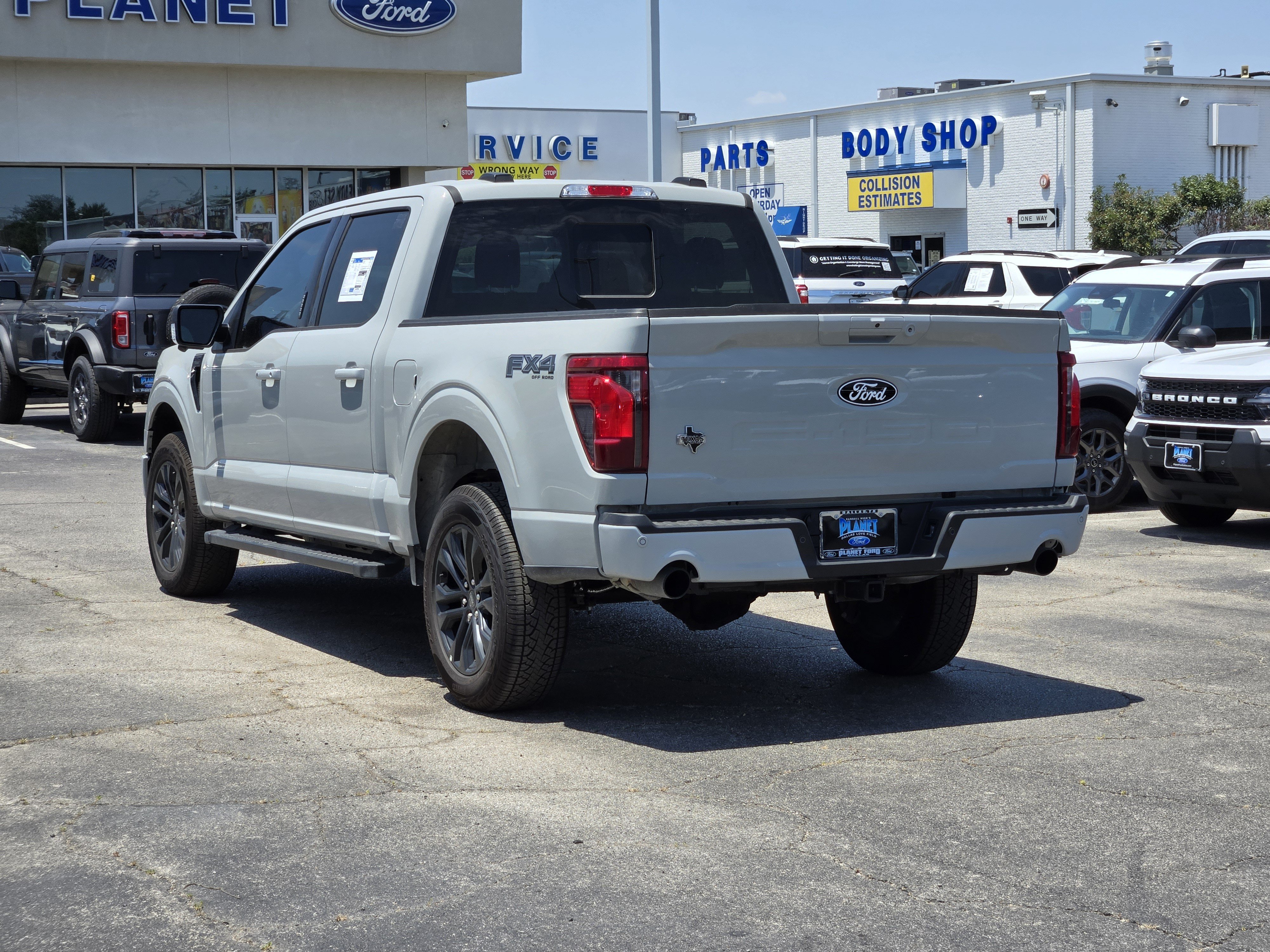 New 2026 Avalanche Ford XLT image 3