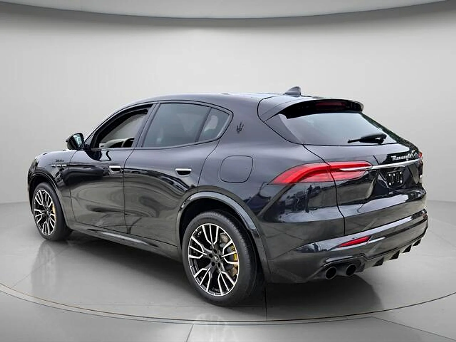 Used 2023  Maserati Modena image 8