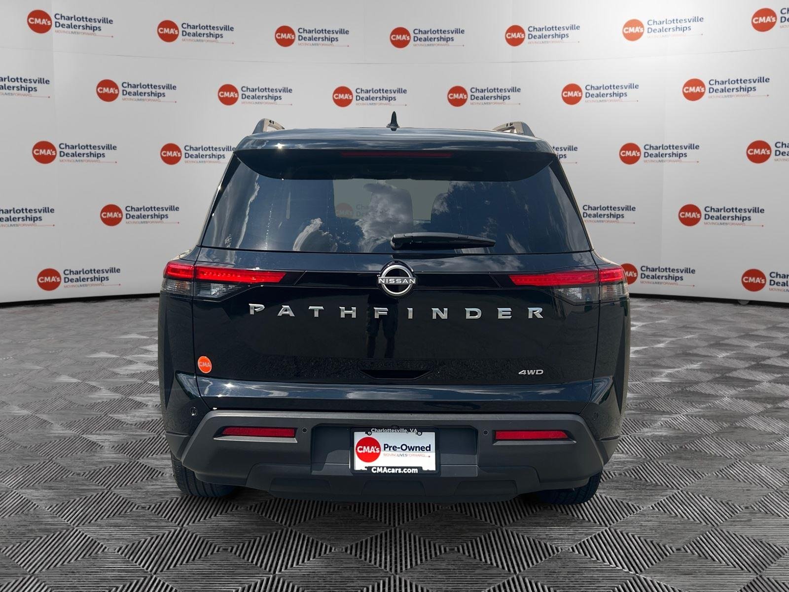 Used 2025 Super Black Nissan SV image 4